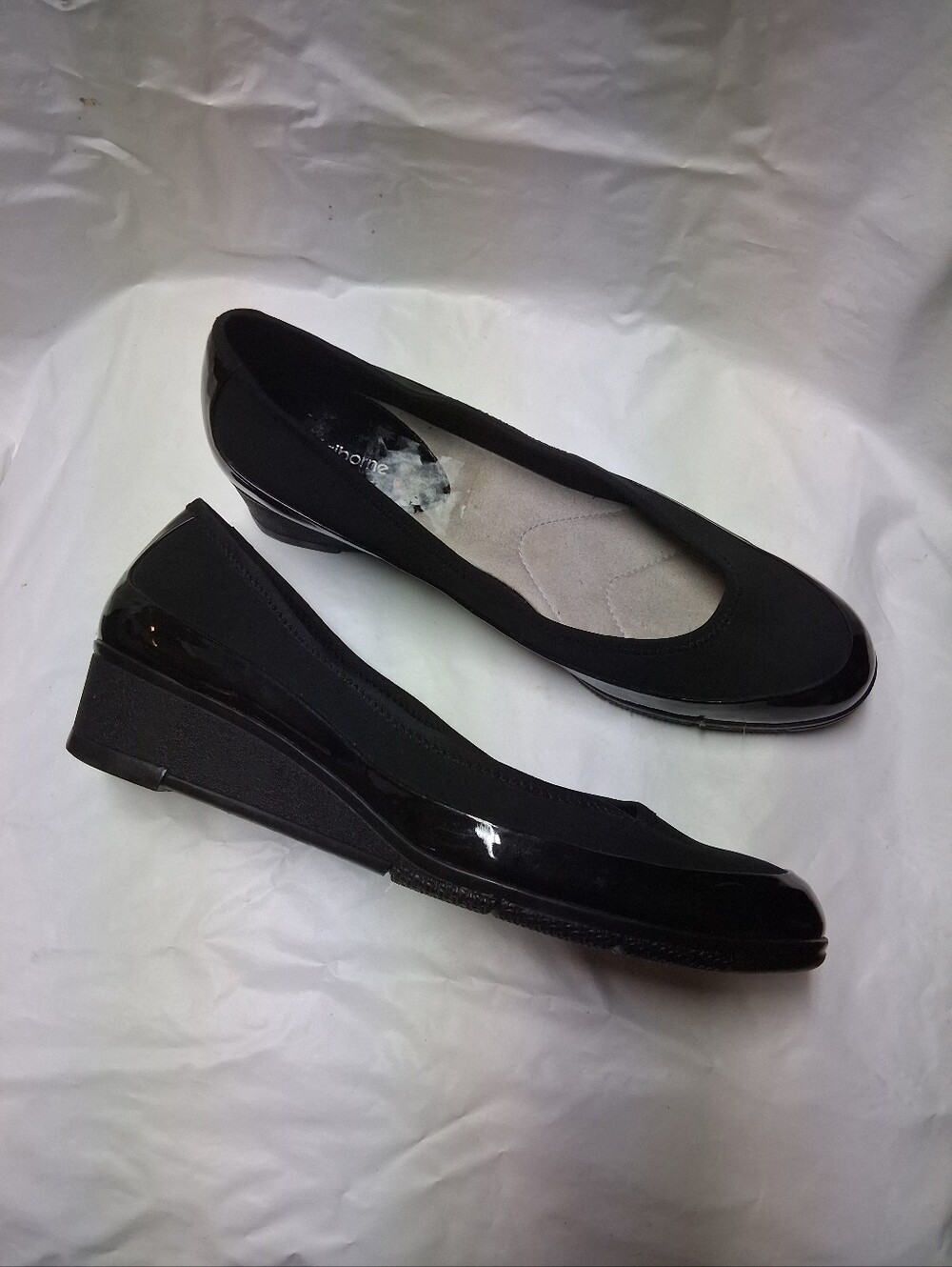 NWOT Liz Claiborne Flex Black Patent and Fabric Wedge Flats Sz 8.5